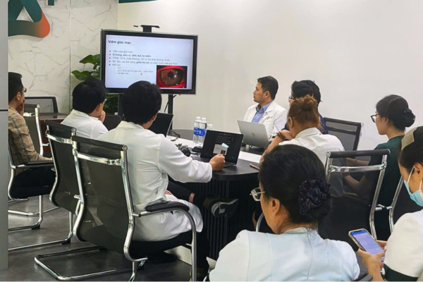 ĐÀO TẠO CHUYÊN ĐỀ VỀ BỆNH LÝ KẾT MẠC - GIÁC MẠC VÀ CÁC LOẠI THUỐC NHỎ MẮT 